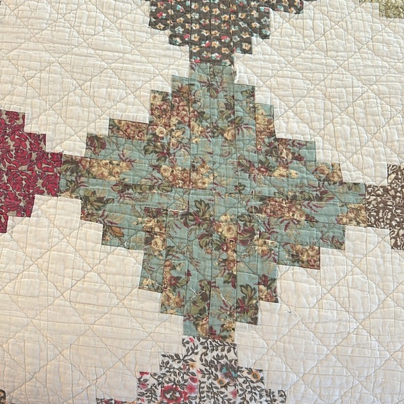 Quilt Patchwork King Bedspread in Cream Brown Green Red Vintage Family Estate - Picture 4 of 10